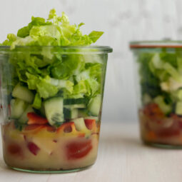 Salat im Glas