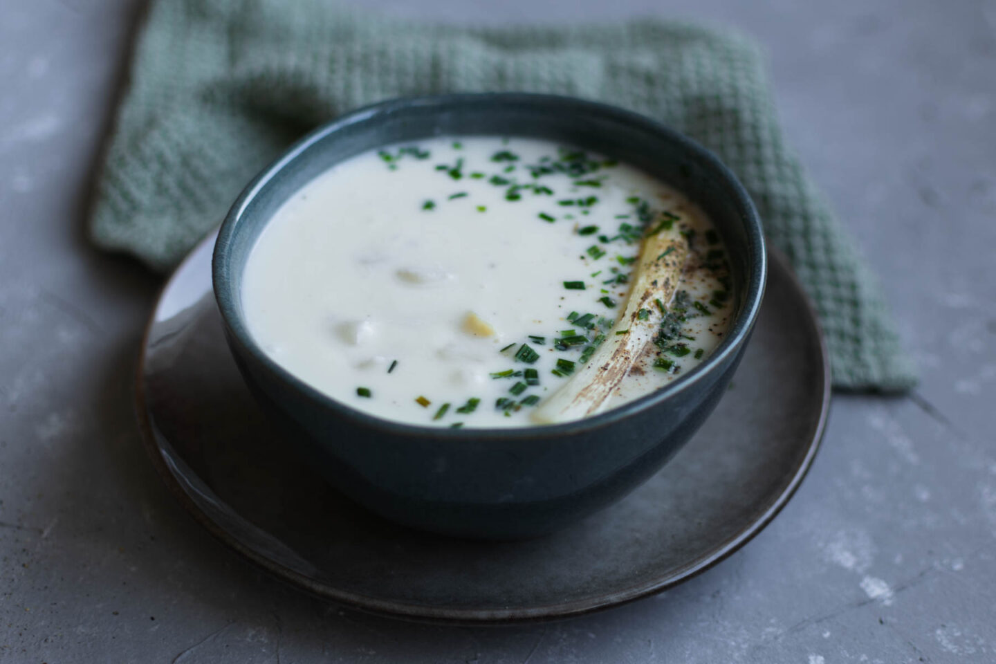 Cremige Spargelsuppe mit Schalenverwertung - Einfach Natürlich Kochen