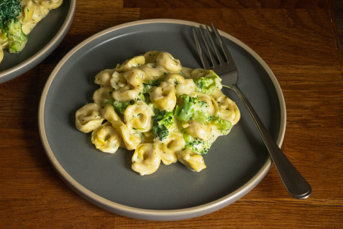 Tortellini mit Käsesoße - Einfach Natürlich Kochen